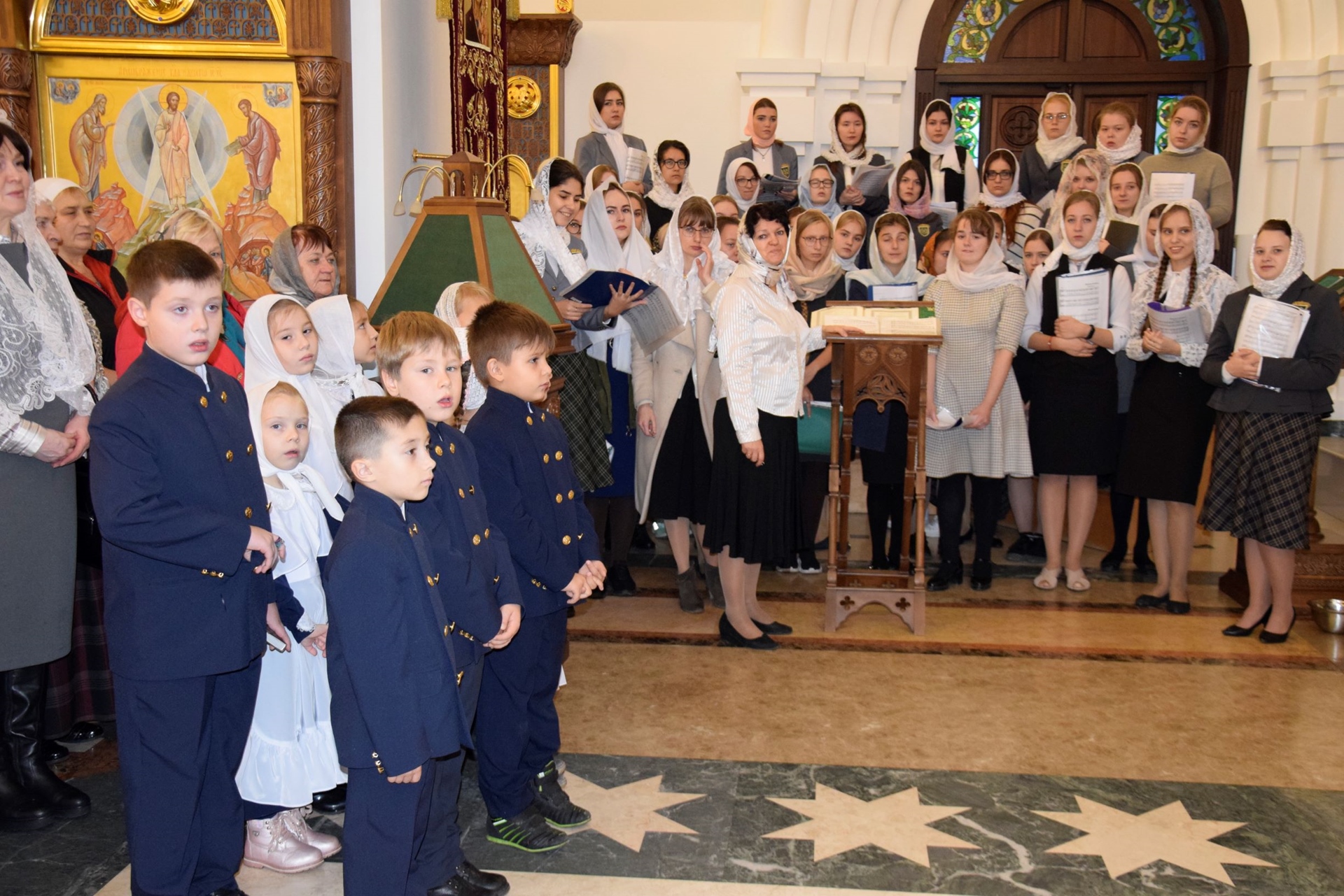 В храме Трех Святителей Поволжского православного института прошла детская литургия