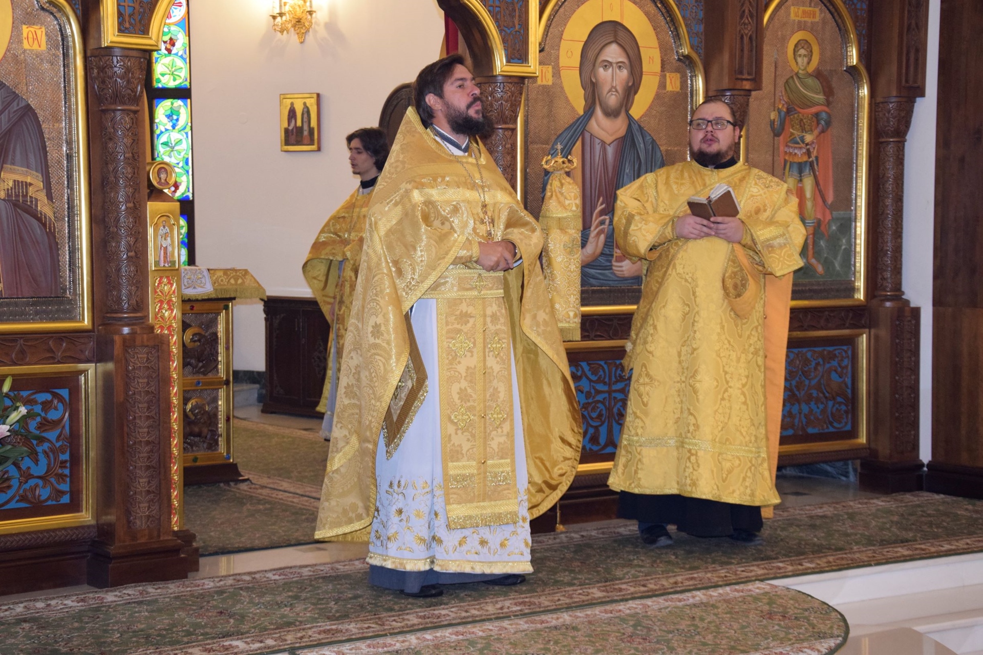 В храме Трех Святителей Поволжского православного института прошла детская литургия