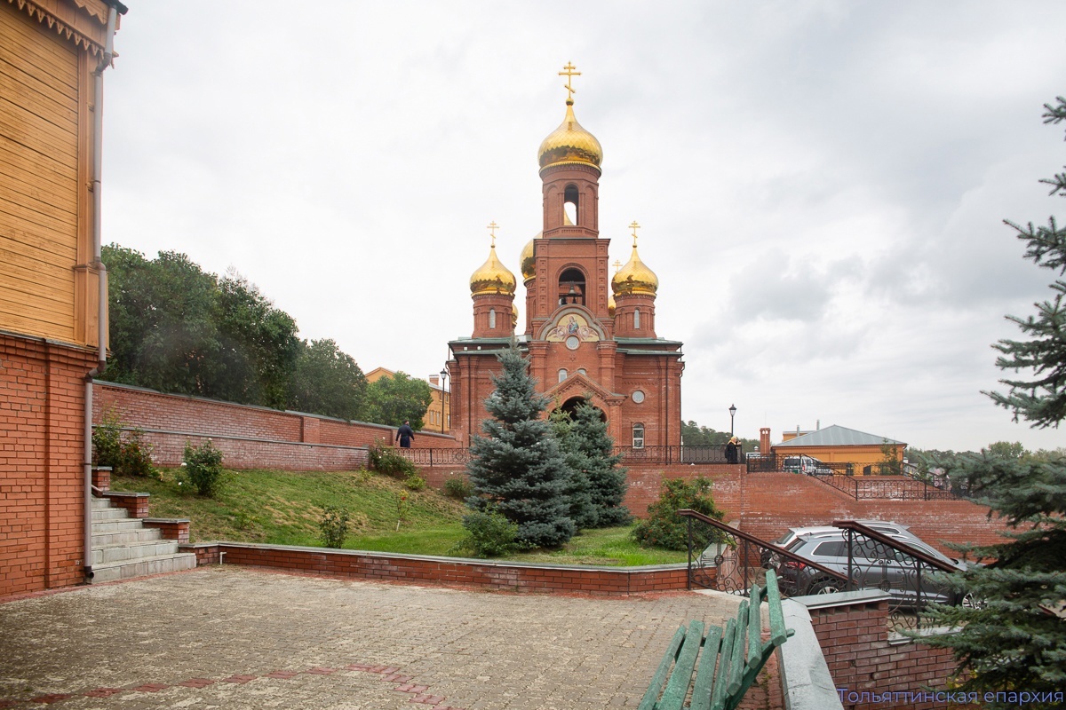 НАСТОЯТЕЛЬ ХРАМА ПРОТОИЕРЕЙ ДИМИТРИЙ ЛЕСКИН ПРИНЯЛ УЧАСТИЕ В ТОРЖЕСТВАХ ПО СЛУЧАЮ 25-ЛЕТИЯ ВОСКРЕСЕНСКОГО МУЖСКОГО МОНАСТЫРЯ ГОРОДА ТОЛЬЯТТИ