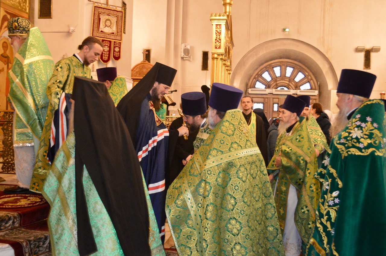 ПРОТОИЕРЕЙ ДИМИТРИЙ ЛЕСКИН ПРИНЯЛ УЧАСТИЕ В СОБОРНОМ СЛУЖЕНИИ В ДЕНЬ ТЕЗОИМЕНИТСТВА ЕПИСКОПА НЕСТОРА