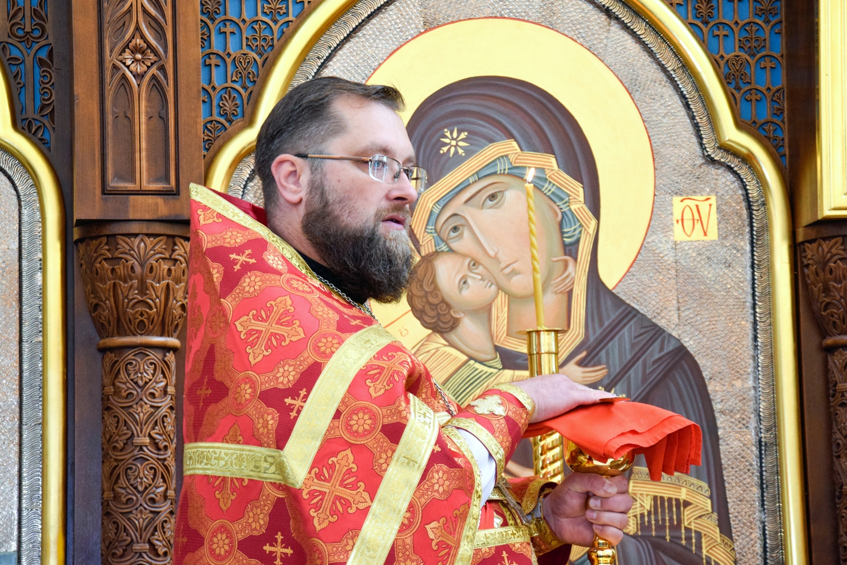Архиерейское служение в храме Трёх святителей Поволжского православного института