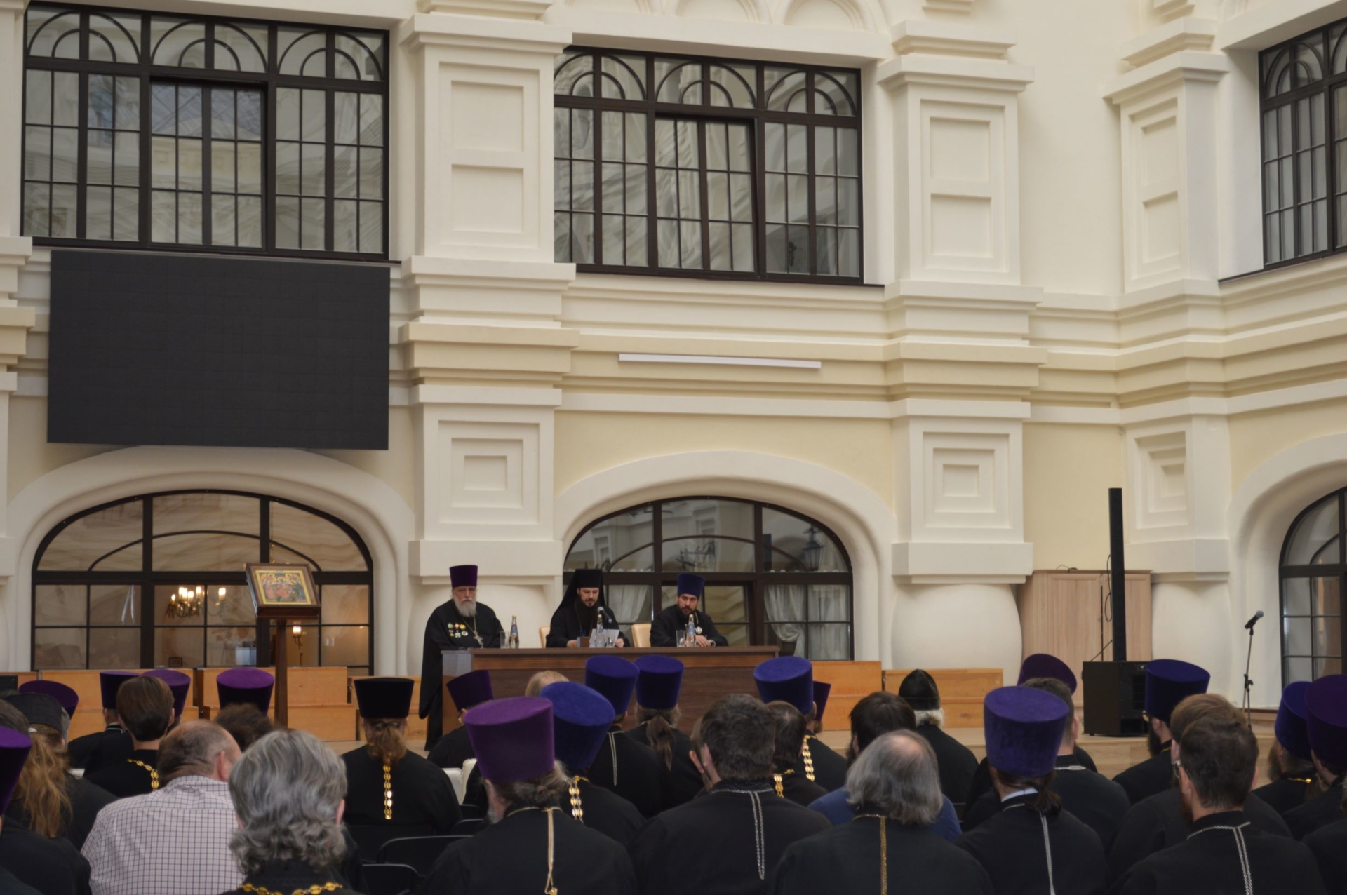 ПЕРВОЕ ЕПАРХИАЛЬНОЕ СОБРАНИЕ ТОЛЬЯТТИНСКОЙ ЕПАРХИИ