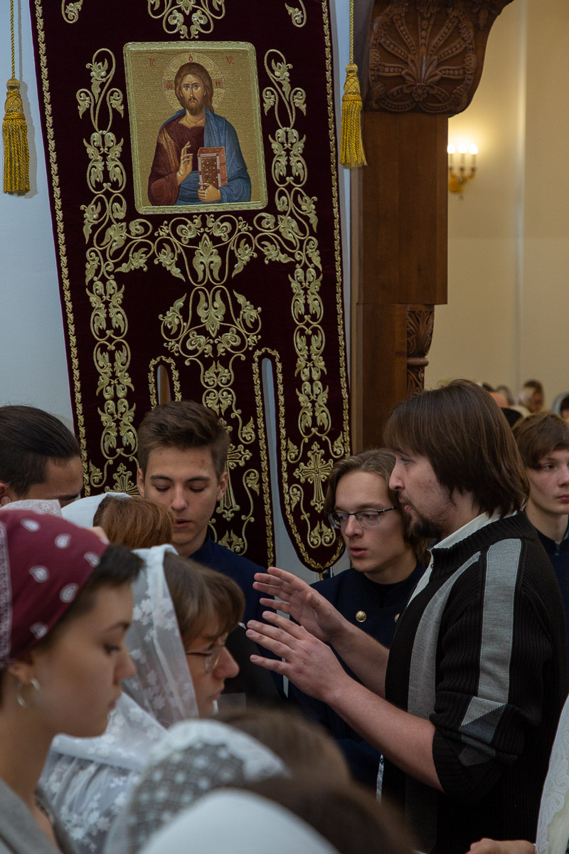 Архиерейское служение в храме Трёх святителей Поволжского православного института