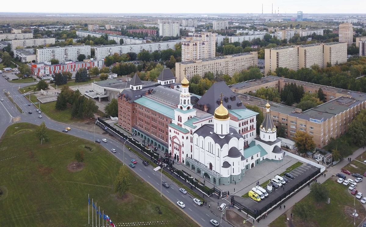 СВЯТЕЙШИЙ ПАТРИАРХ КИРИЛЛ ПОСЕТИЛ ПОВОЛЖСКИЙ ПРАВОСЛАВНЫЙ ИНСТИТУТ В ТОЛЬЯТТИ