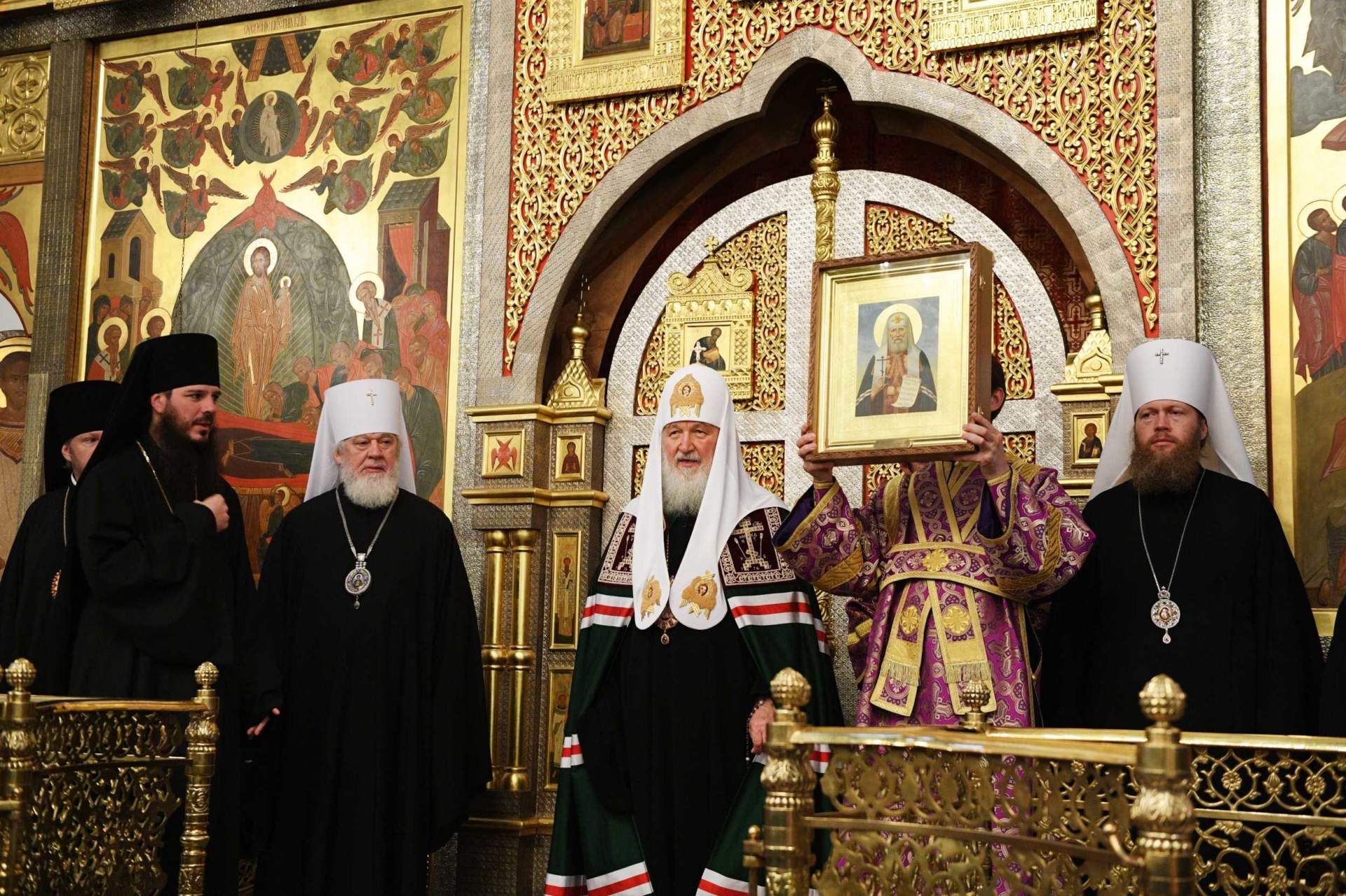 Предстоятель Русской Церкви совершил утреню всенощного бдения с чином Воздвижения Креста Господня в Спасо-Преображенском соборе г. Тольятти