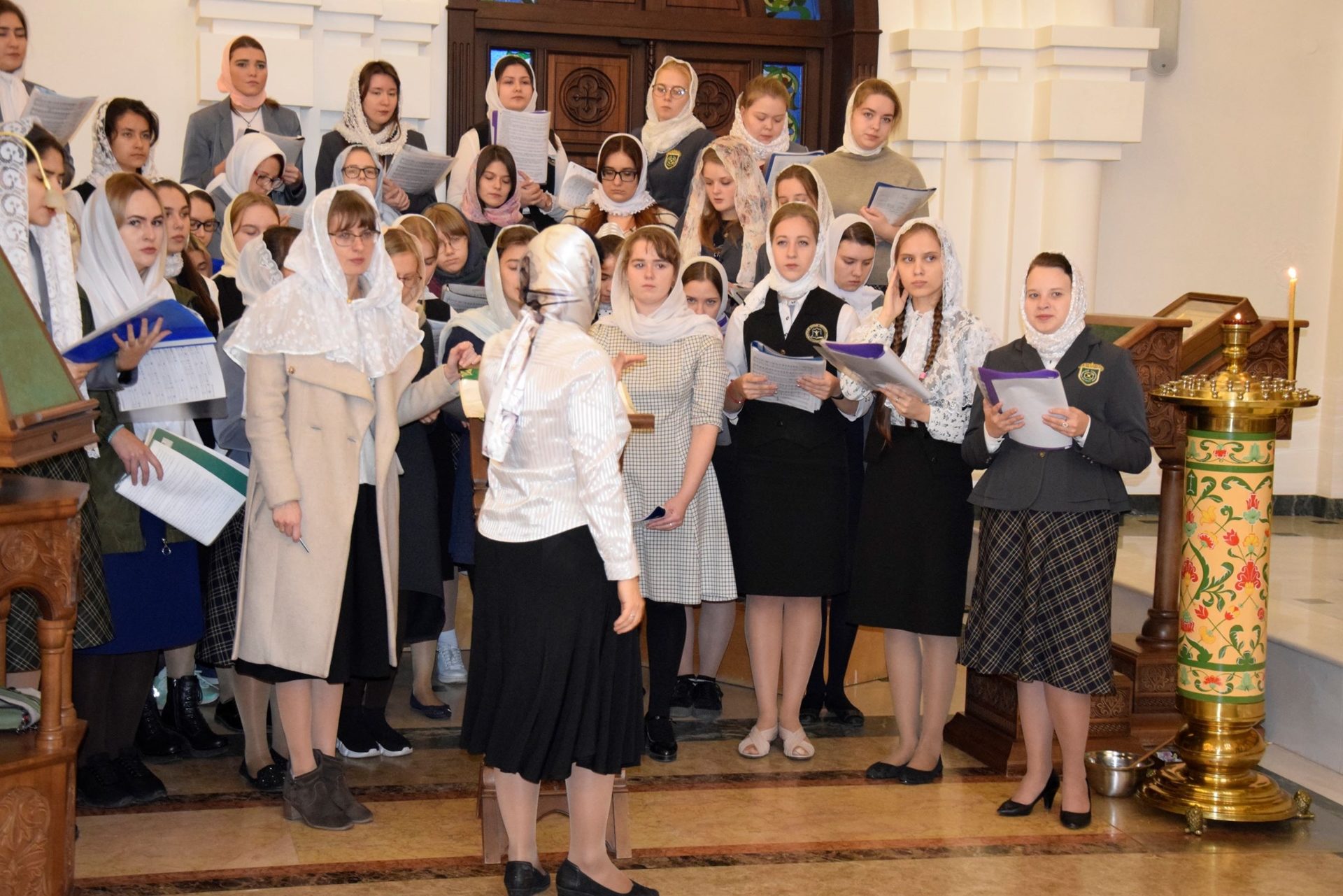 В храме Трех Святителей Поволжского православного института прошла детская литургия