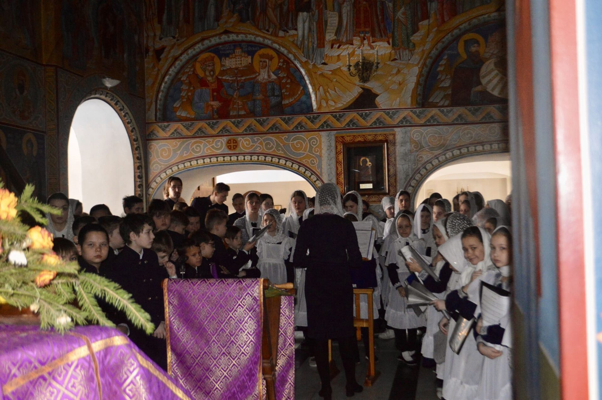 СОВЕРШЕНА ОБЩЕГИМНАЗИЧЕСКАЯ ЛИТУРГИЯ ПРЕЖДЕОСВЯЩЕННЫХ ДАРОВ