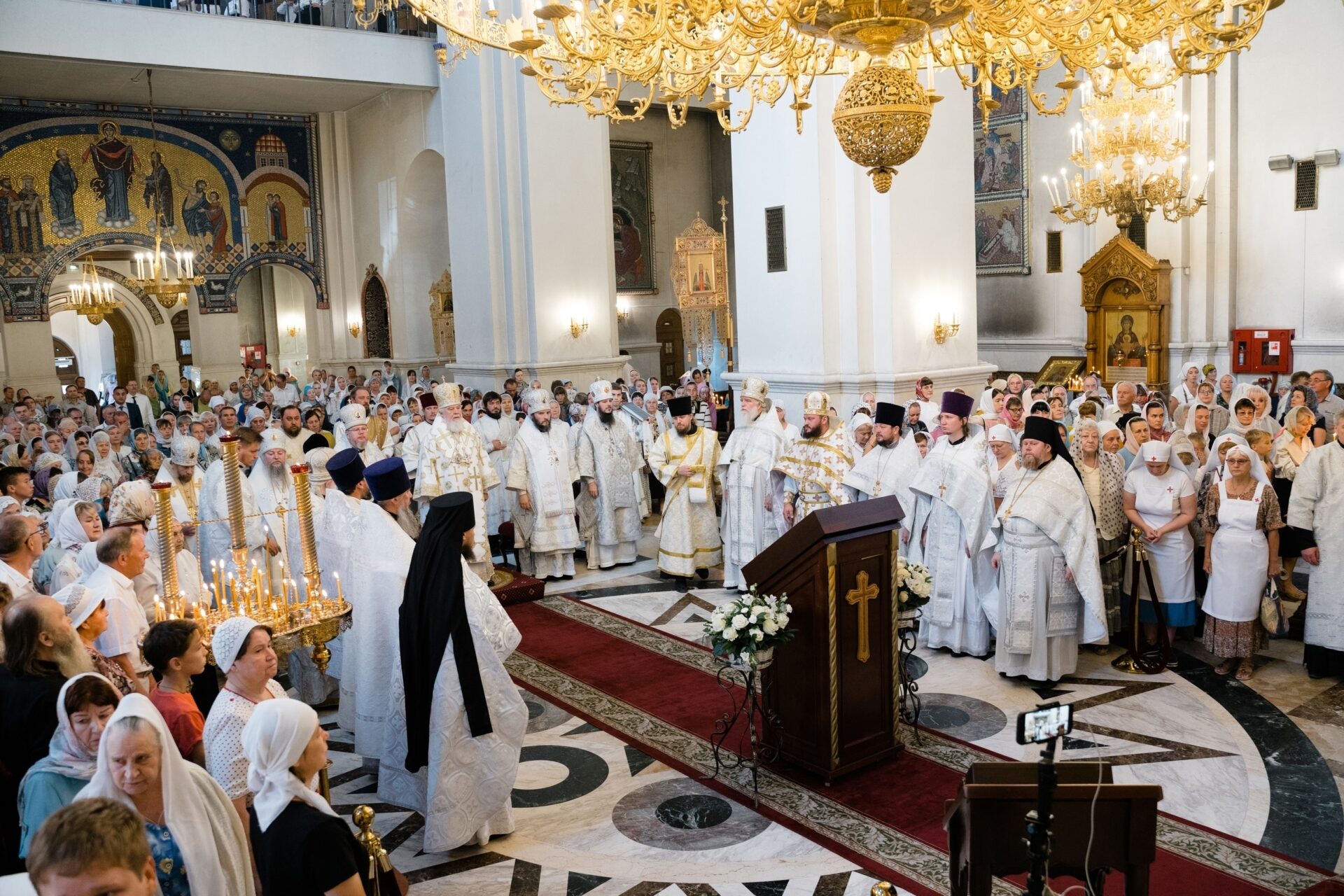 ПРОТОИЕРЕЙ ДИМИТРИЙ ЛЕСКИН ПРИНЯЛ УЧАСТИЕ В СОБОРНОМ СЛУЖЕНИИ ПО СЛУЧАЮ ПРЕСТОЛЬНОГО ПРАЗДНИКА И ЮБИЛЕЯ ПРЕОБРАЖЕНСКОГО СОБОРА