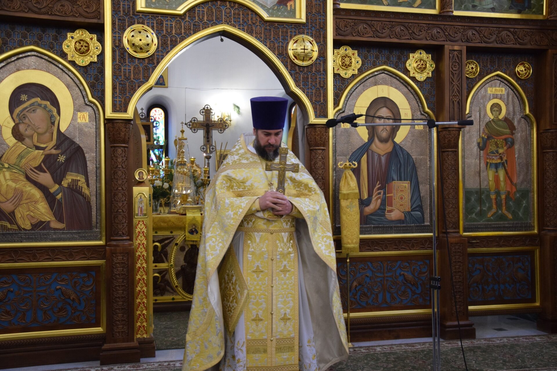 В ХРАМЕ ТРЁХ СВЯТИТЕЛЕЙ СОСТОЯЛАСЬ ДЕТСКО-ЮНОШЕСКАЯ ЛИТУРГИЯ
