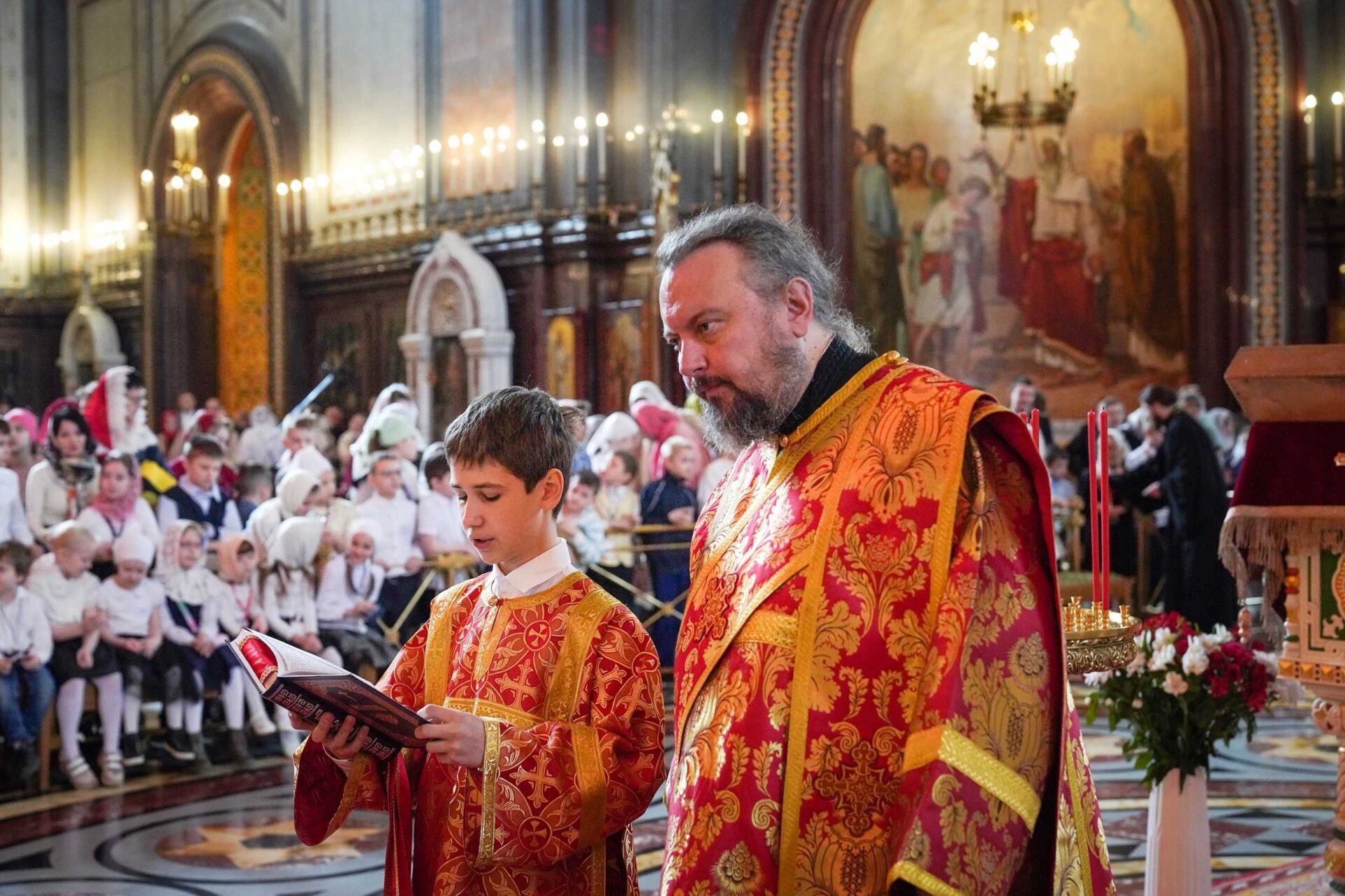 Хор Православной классической гимназии г. Тольятти принял участие в Патриаршей Божественной литургии