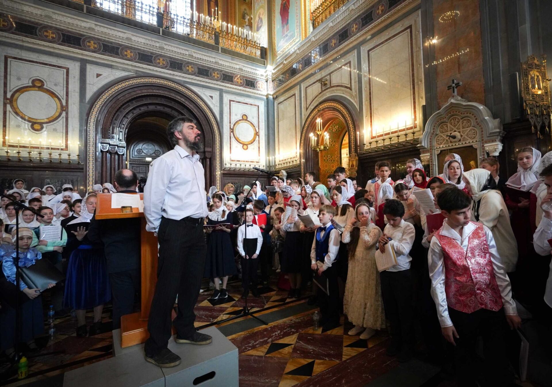 Хор Православной классической гимназии г. Тольятти принял участие в Патриаршей Божественной литургии