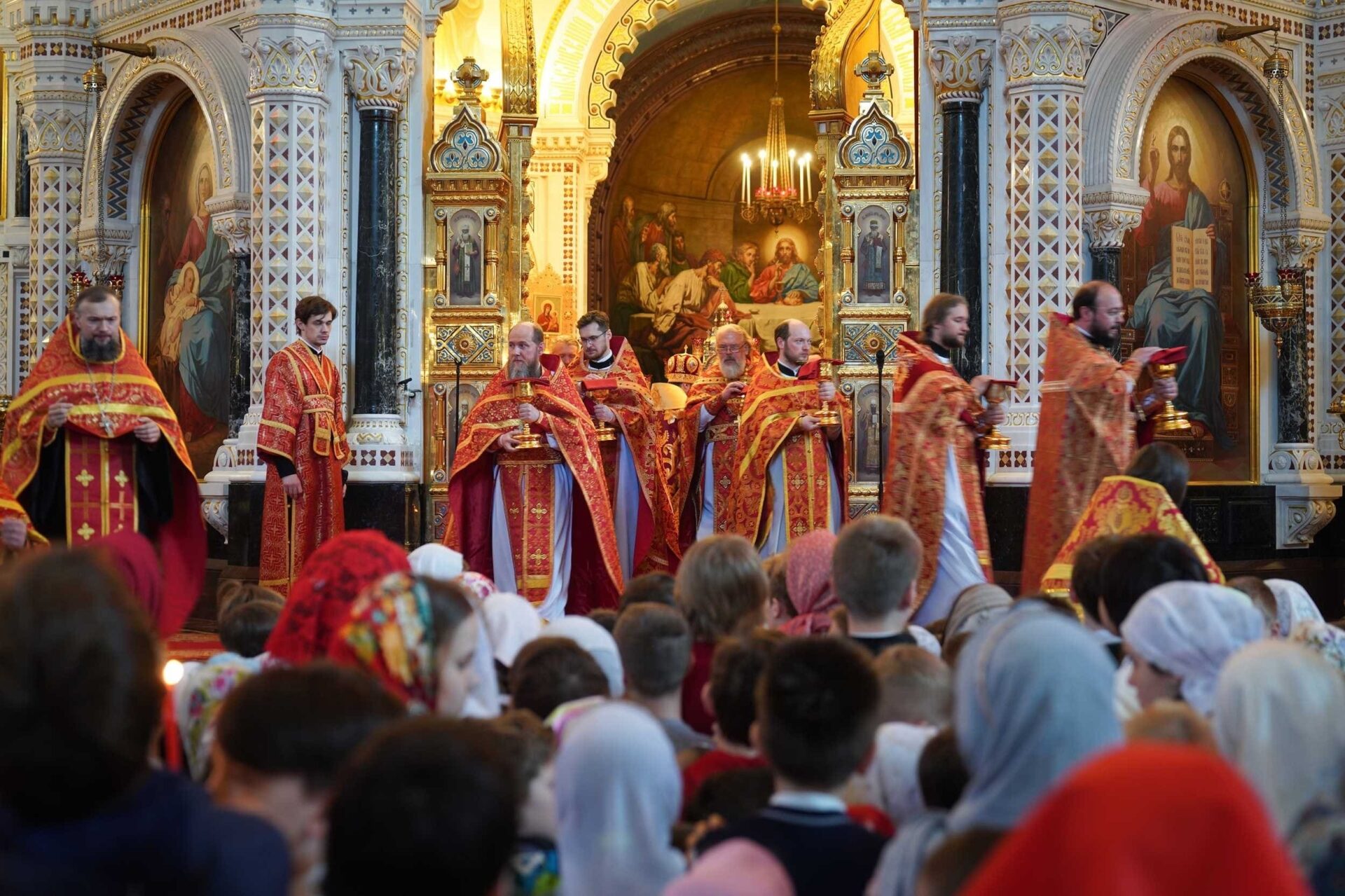 Хор Православной классической гимназии г. Тольятти принял участие в Патриаршей Божественной литургии