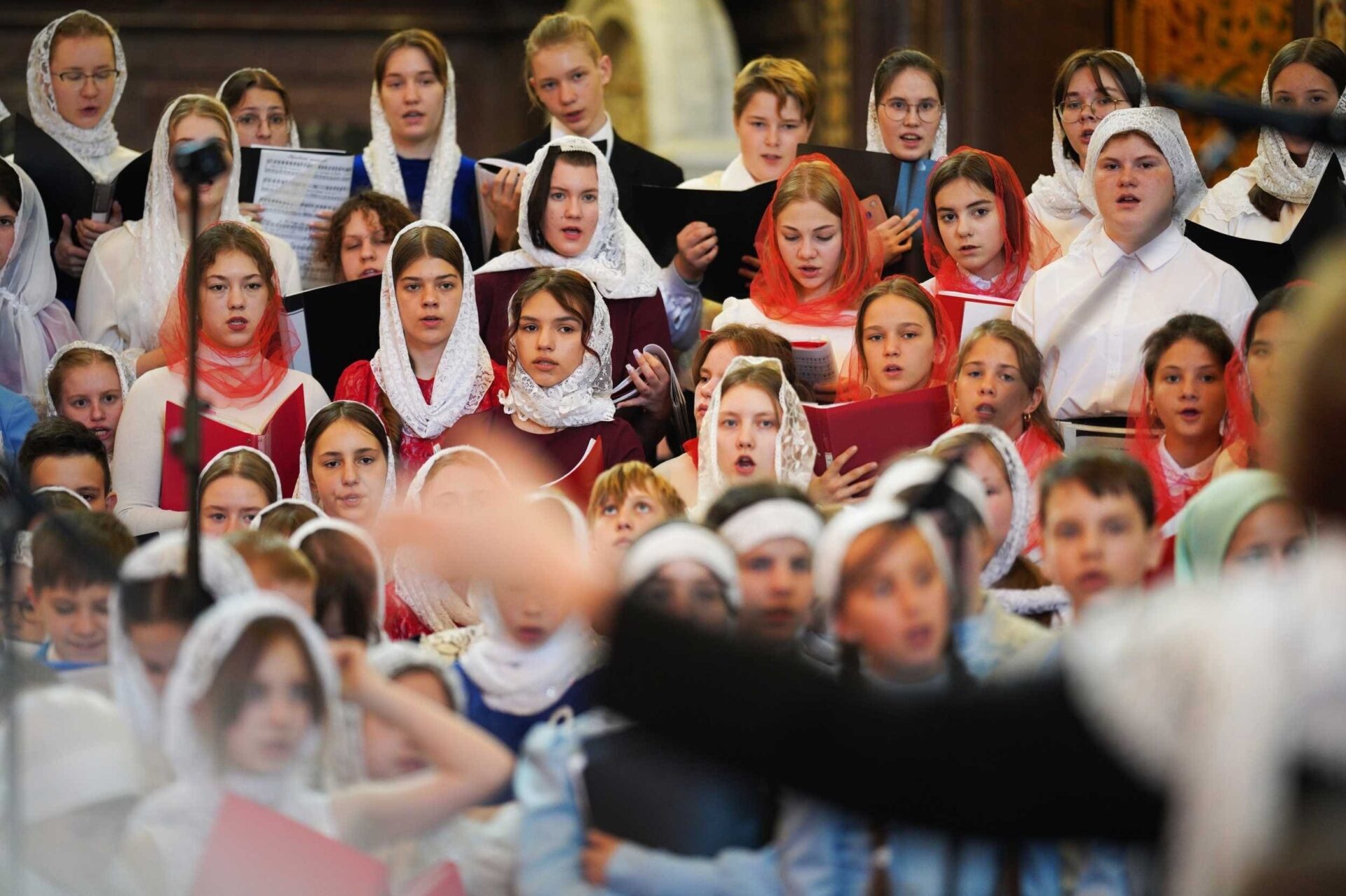 Хор Православной классической гимназии г. Тольятти принял участие в Патриаршей Божественной литургии