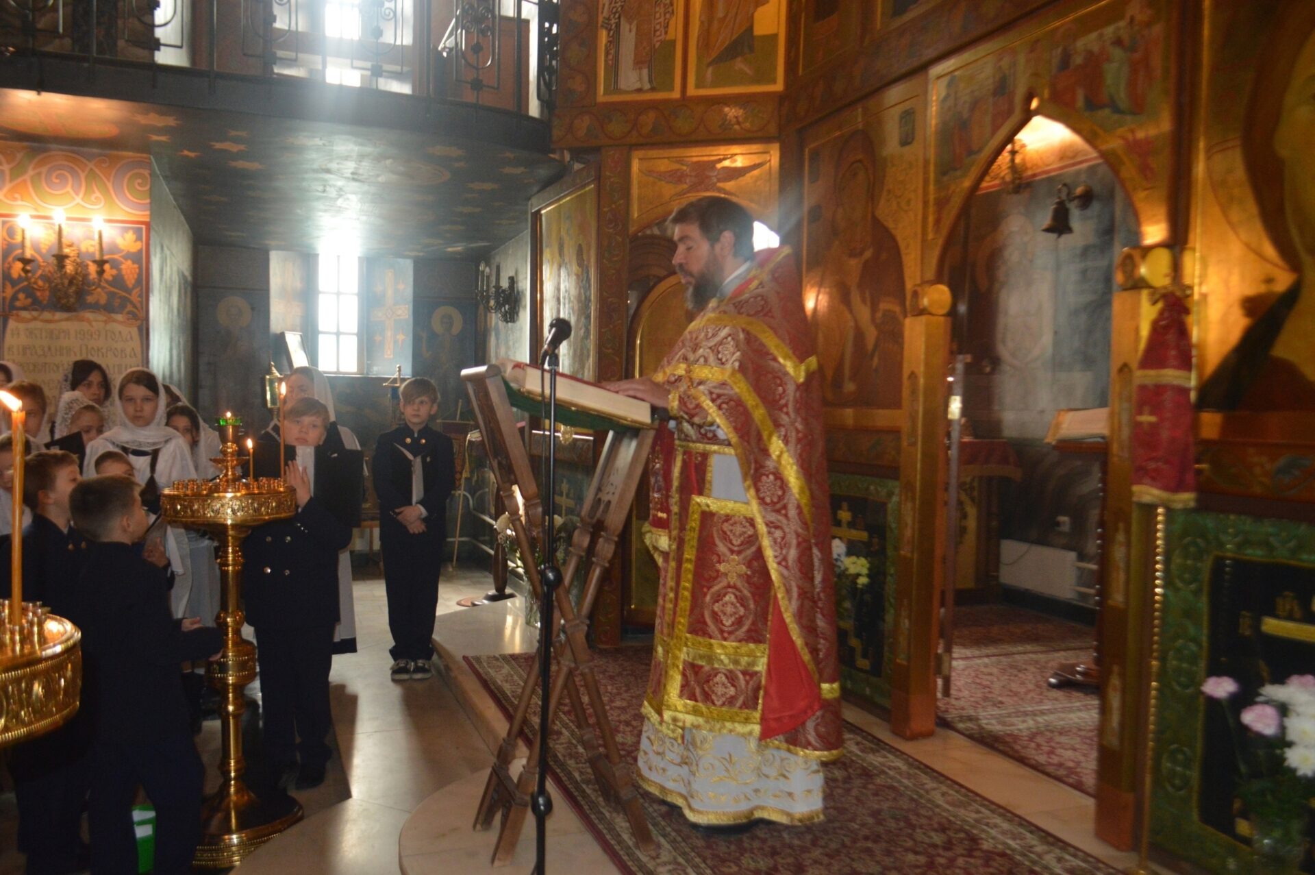 Общегимназическая детская литургия