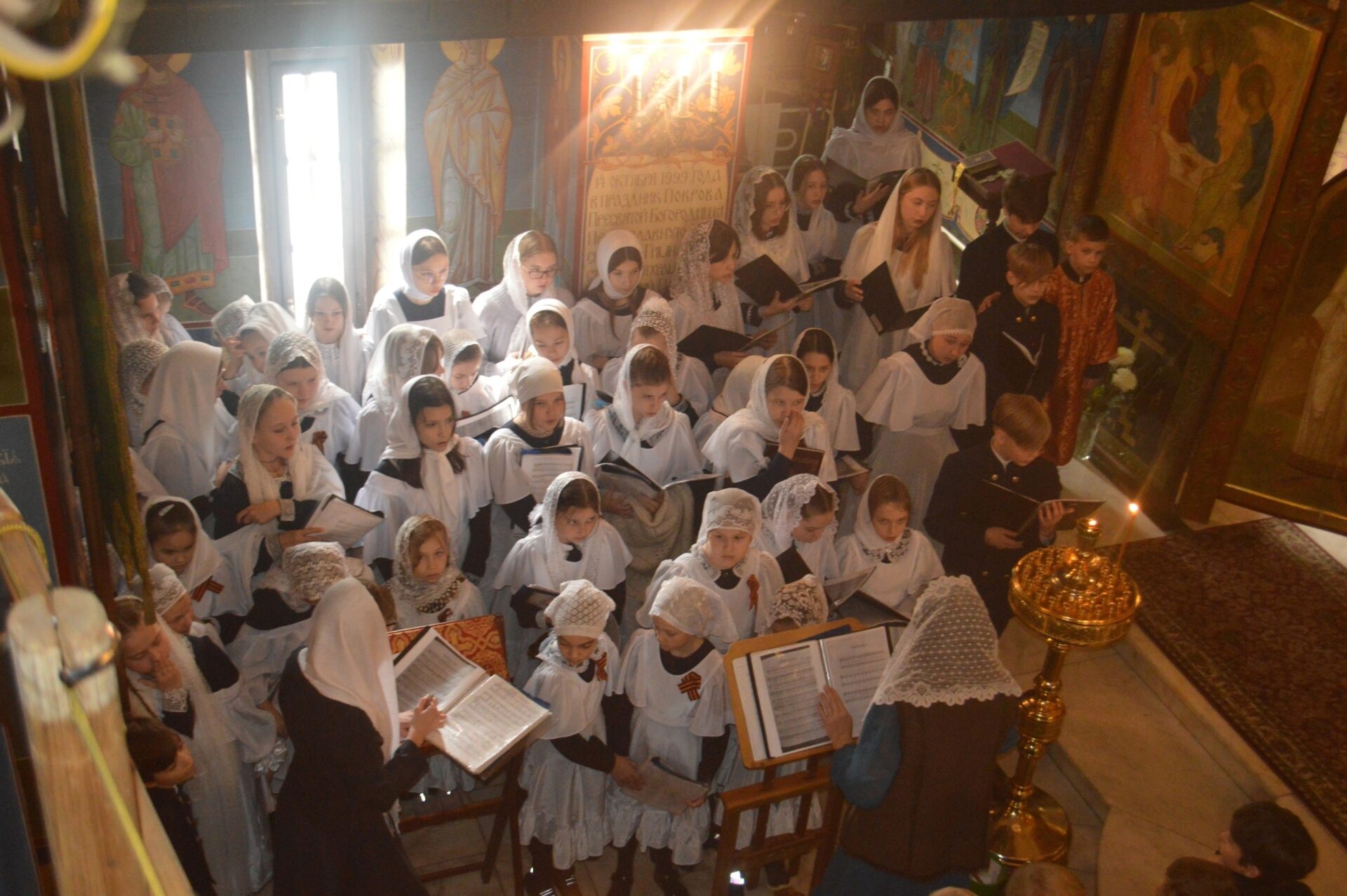 Общегимназическая детская литургия